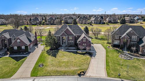 2434 Pebble Beach Dr, Oakland, MI, 48363-2445 | Card Image