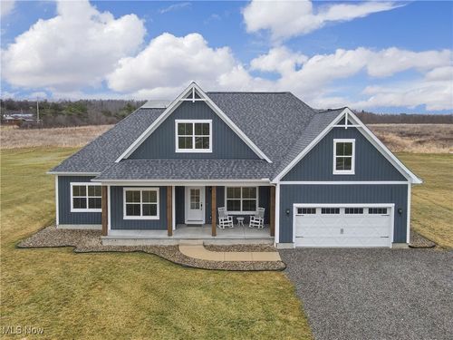 755 Se River Rd, Lake Milton, OH, 44429-9804 | Card Image