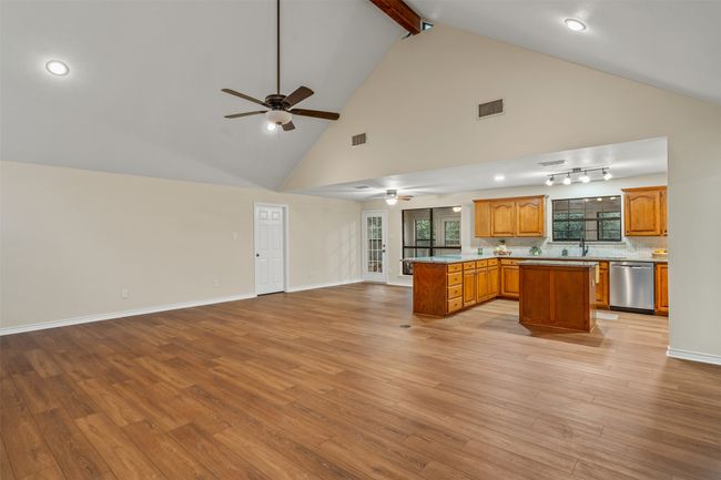 411 Raton Pass, House other with 3 bedrooms, 2 bathrooms and null parking in Holly Lake Ranch TX | Image 4