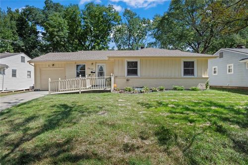 7937 Pennsylvania Ave, Kansas City, MO, 64114-2206 | Card Image