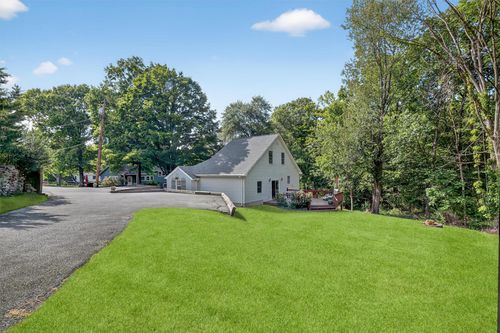 62 Lakeside Dr, New Windsor, NY, 12553-5933 | Card Image