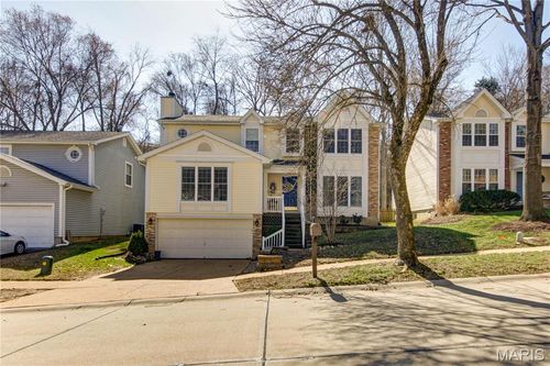 564 Woodlyn Xing, Ballwin, MO, 63021-7465 | Card Image