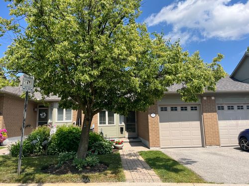 19 Christina Falls Way, Markham, ON, L6E1B4 | Card Image