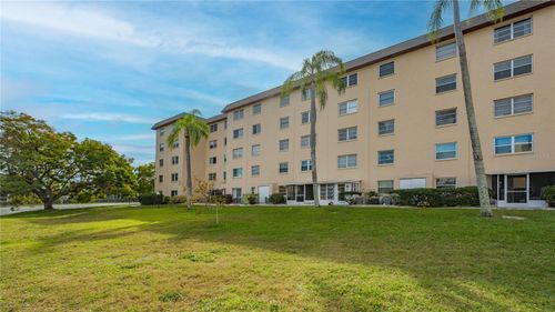 f103-3845 Lake Bayshore Dr, BRADENTON, FL, 34205-5025 | Card Image