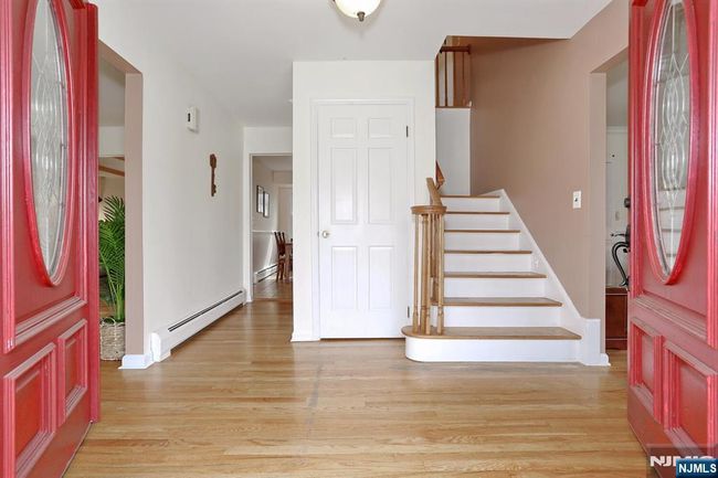 37 Osborne Ct, House other with 4 bedrooms, 3 bathrooms and null parking in Mahwah NJ | Image 4
