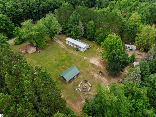 15357 Homestead Rd, Beulah, MI, 49617 | Card Image