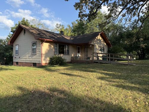 18142 4th St, Eminence, MO, 65466-6489 | Card Image