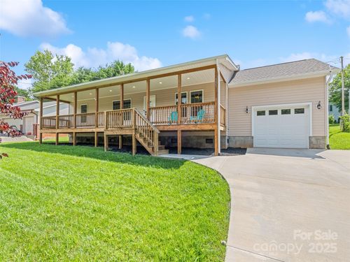 101 Meadowbrook Dr, Franklin, NC, 28734-2899 | Card Image