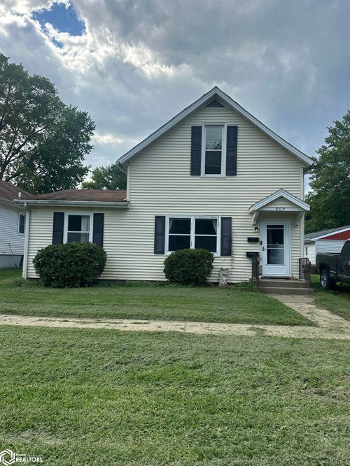 809 S Starr Ave, Burlington, IA, 52601-3017 | Card Image