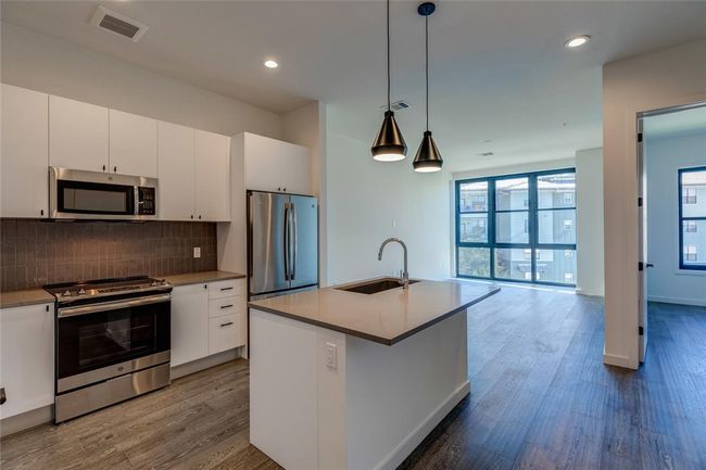 APT-233 - 800 Embassy Dr, Condo with 1 bedrooms, 1 bathrooms and 1 parking in Austin TX | Image 6