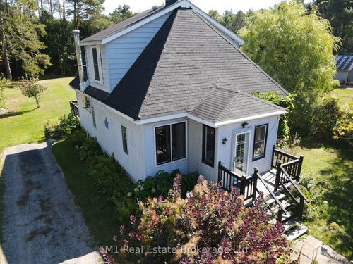 2191 Stisted Rd S, Mcmurrich/Monteith, ON, P0A1Y0 | Card Image