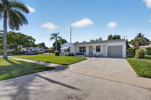 304 Cypress Dr, Lake Park, FL, 33403-3434 | Card Image