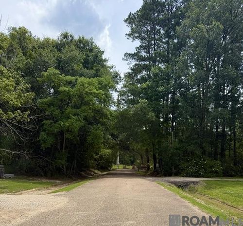 11402 Maxwell Dr, Walker, LA, 70785 | Card Image