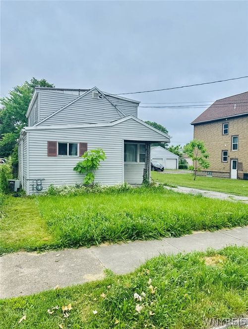 343 73rd St, Niagara Falls, NY, 14304-4030 | Card Image