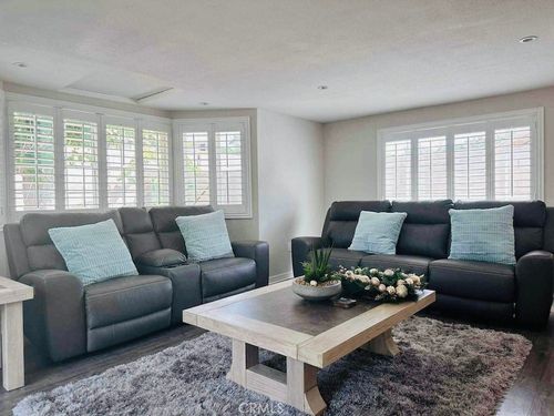 3653 Briarvale St, Corona, CA, 92879-5308 | Card Image