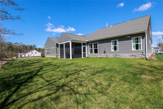 Enjoy all of the amazing amenities Twin Rivers at Meadowville has to offer including pool, clubhouse, exercise room, kiddie pool, and dock with James River access! | Image 27