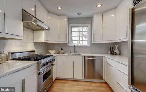 1628 N Harrison St, ARLINGTON, VA, 22205-2729 | Card Image