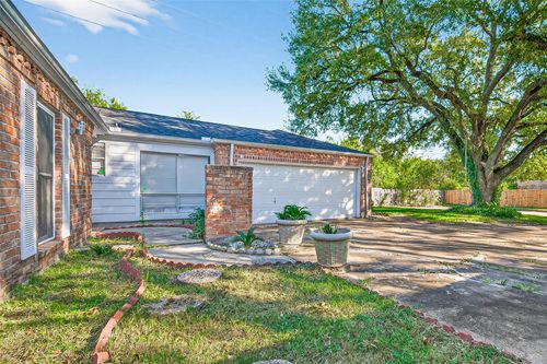 13702 Ella Lee Ln, Houston, TX, 77077-5407 | Card Image