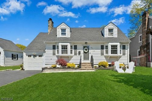 212 Beech St, Cranford, NJ, 07016-1629 | Card Image