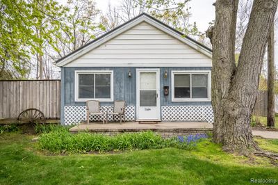 7869 Nightingale Street, Home with 2 bedrooms, 2 bathrooms and null parking in Dearborn Heights MI | Image 1