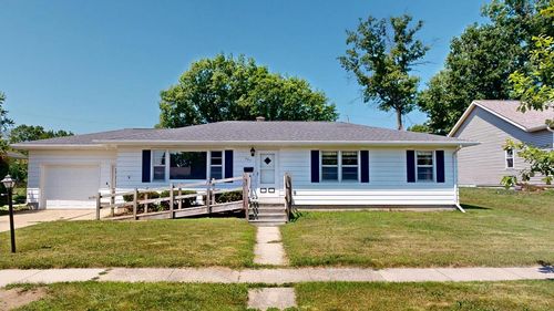 303 Memorial Drive, Fort Atkinson, WI, 53538 | Card Image
