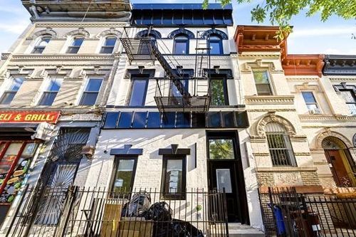 384 Chauncey St, Brooklyn, NY, 11233-2410 | Card Image