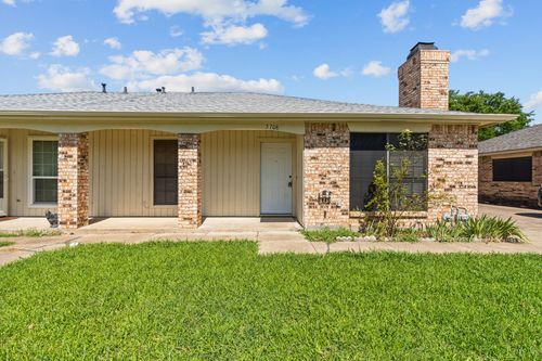5708 Westchase Dr, North Richland Hills, TX, 76180-6136 | Card Image