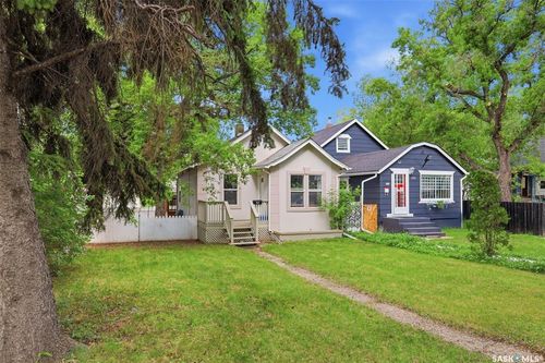 921 H Avenue N, Saskatoon, SK, S7L2C4 | Card Image