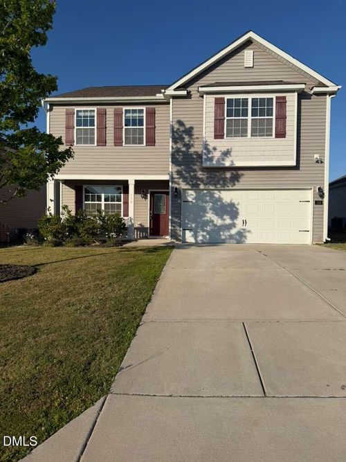 110 Prairie St, Clayton, NC, 27527-6743 | Card Image