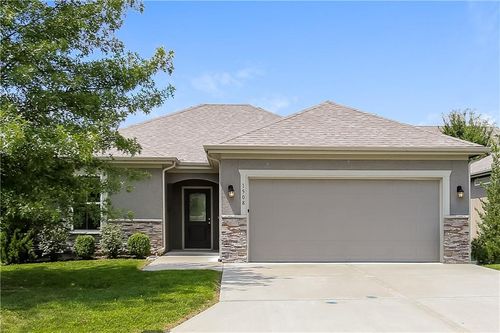 1508 Ne Jaclyn Dr, Grain Valley, MO, 64029-7814 | Card Image