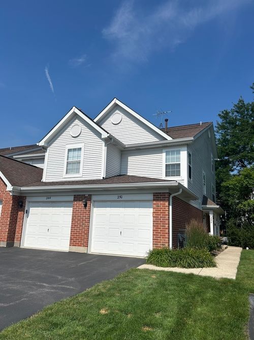 250-250 Ashbury Ln, Roselle, IL, 60172-4700 | Card Image