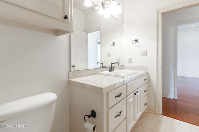 49-HallBathroom | Image 59