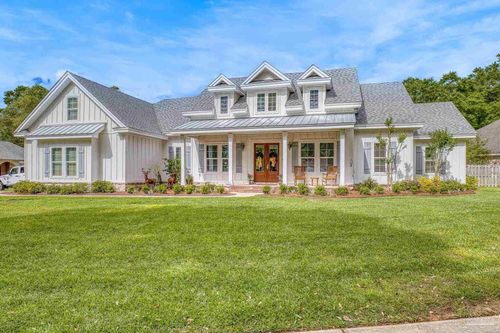 2031 Rambling Oaks Dr, Cantonment, FL, 32533-6330 | Card Image
