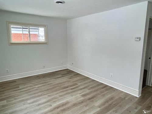 4630 Gertrude St, Dearborn Heights, MI, 48125-2806 | Card Image