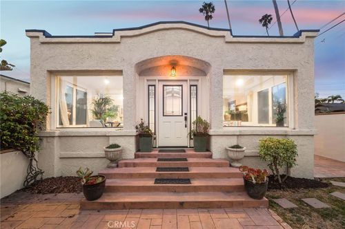 227 Ximeno Ave, Long Beach, CA, 90803-3055 | Card Image