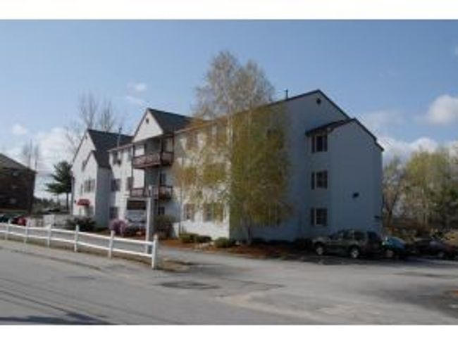 APT-302 - 7 Railroad Ave, Condo with 2 bedrooms, 1 bathrooms and null parking in Derry NH | Image 7
