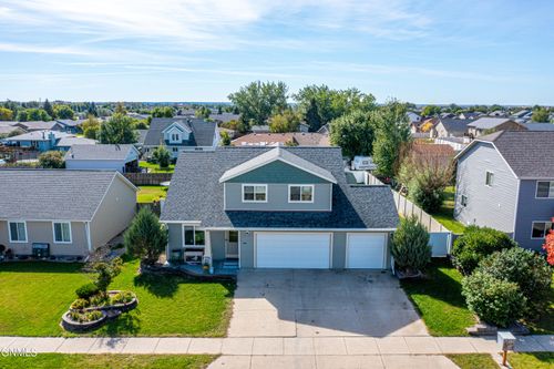 1817 25th Street W, Williston, ND, 58801 | Card Image