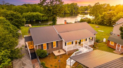201 Lake Moultrie Dr, Bonneau, SC, 29431-8536 | Card Image
