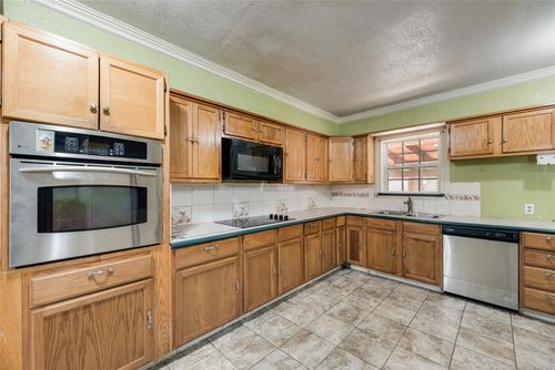 1572 Gillette Circle, Dallas, TX, 75217 | Card Image