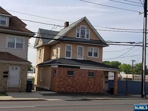 570 Grand Ave, Ridgefield, NJ, 07657-1504 | Card Image