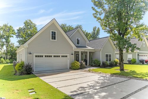 127 Berry Dr, Greenville, SC, 29607-5601 | Card Image