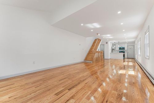 5206 Avenue M, Brooklyn, NY, 11234-3932 | Card Image