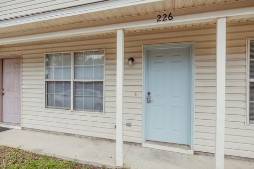 226 Runnymeade Dr, Crestview, FL, 32539-4920 | Card Image