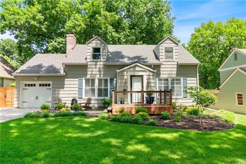 1204 W 70th Ter, Kansas City, MO, 64113-2045 | Card Image