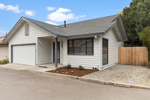 681 Golden Ln, Medford, OR, 97504-5209 | Card Image