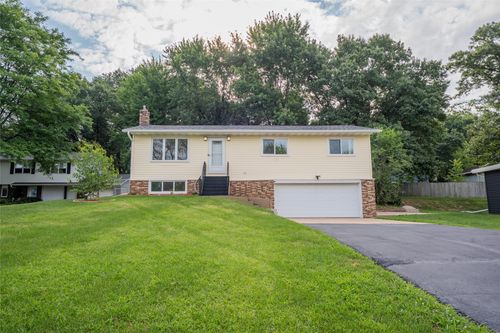 1127 5th St E, Altoona, WI, 54720-2065 | Card Image