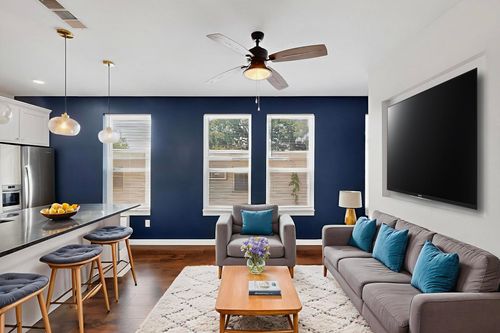 apt-106-800 S Welch St, Denton, TX, 76201-5841 | Card Image