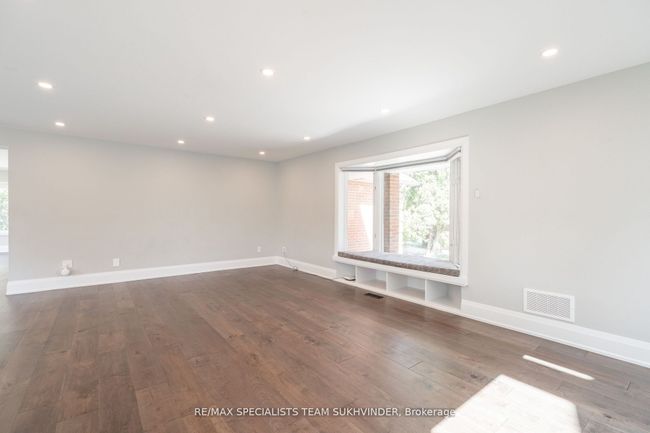 19 Rouge River Cir, House other with 4 bedrooms, 3 bathrooms and 6 parking in Markham ON | Image 7