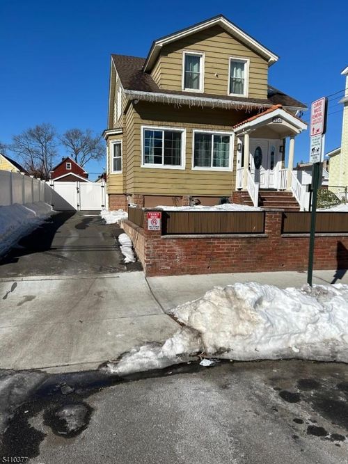 934 Monroe Ave, Elizabeth, NJ, 07201-3210 | Card Image