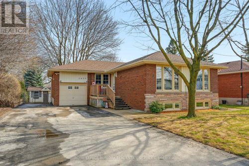 2400 Prospect Street, Burlington (Brant), ON, L7R2A8 | Card Image